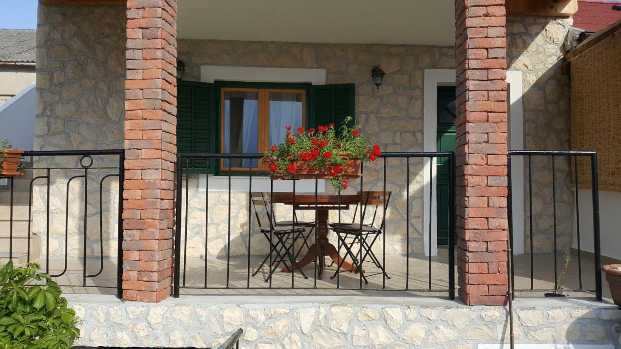 Ražanac Apartment Cernesa מראה חיצוני תמונה